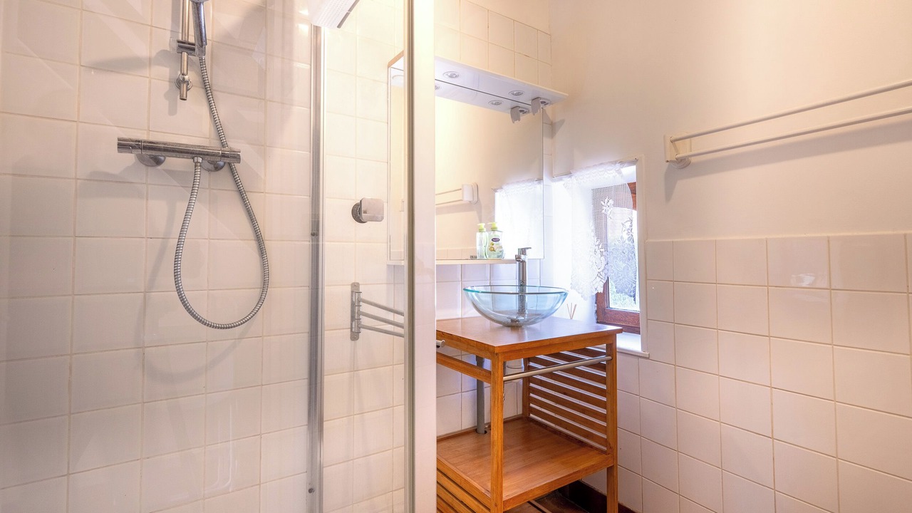 Photo of Bathroom in Escalles