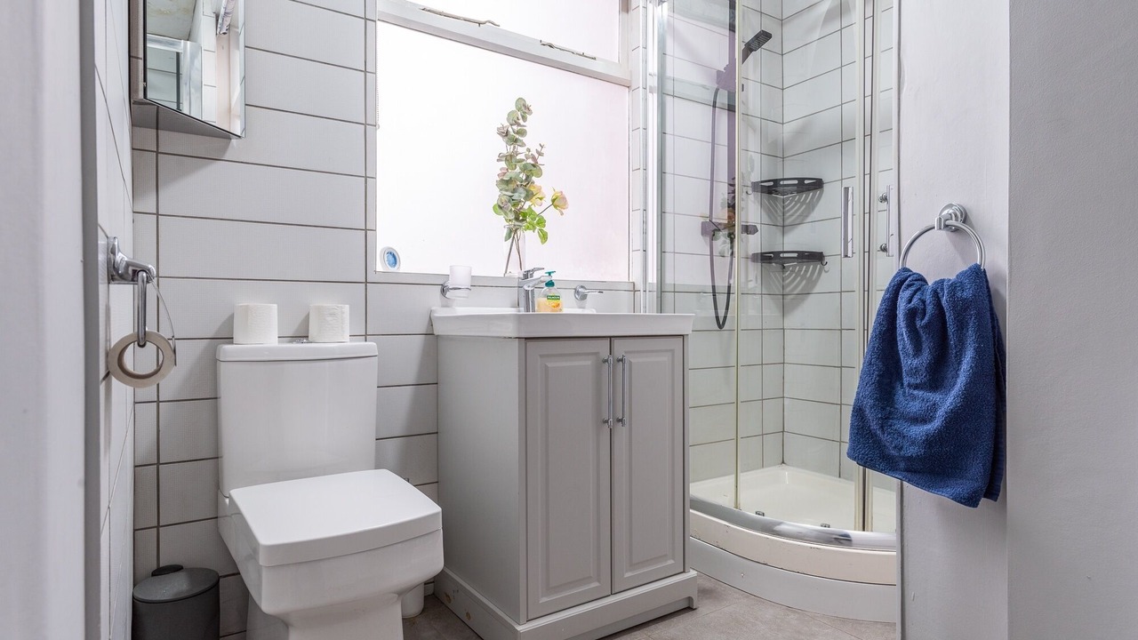 Photo of Bathroom in Castle Donington