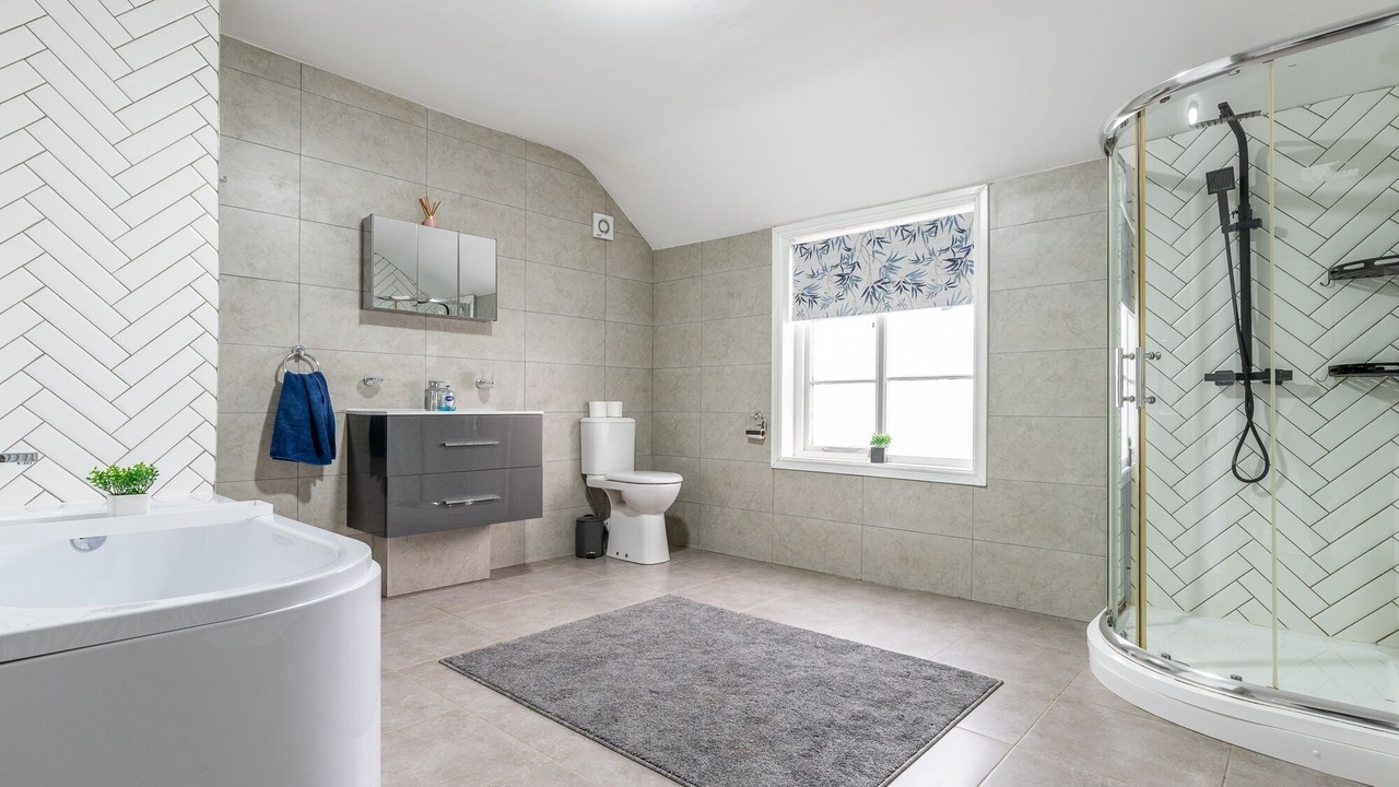 Photo of Bathroom in Castle Donington