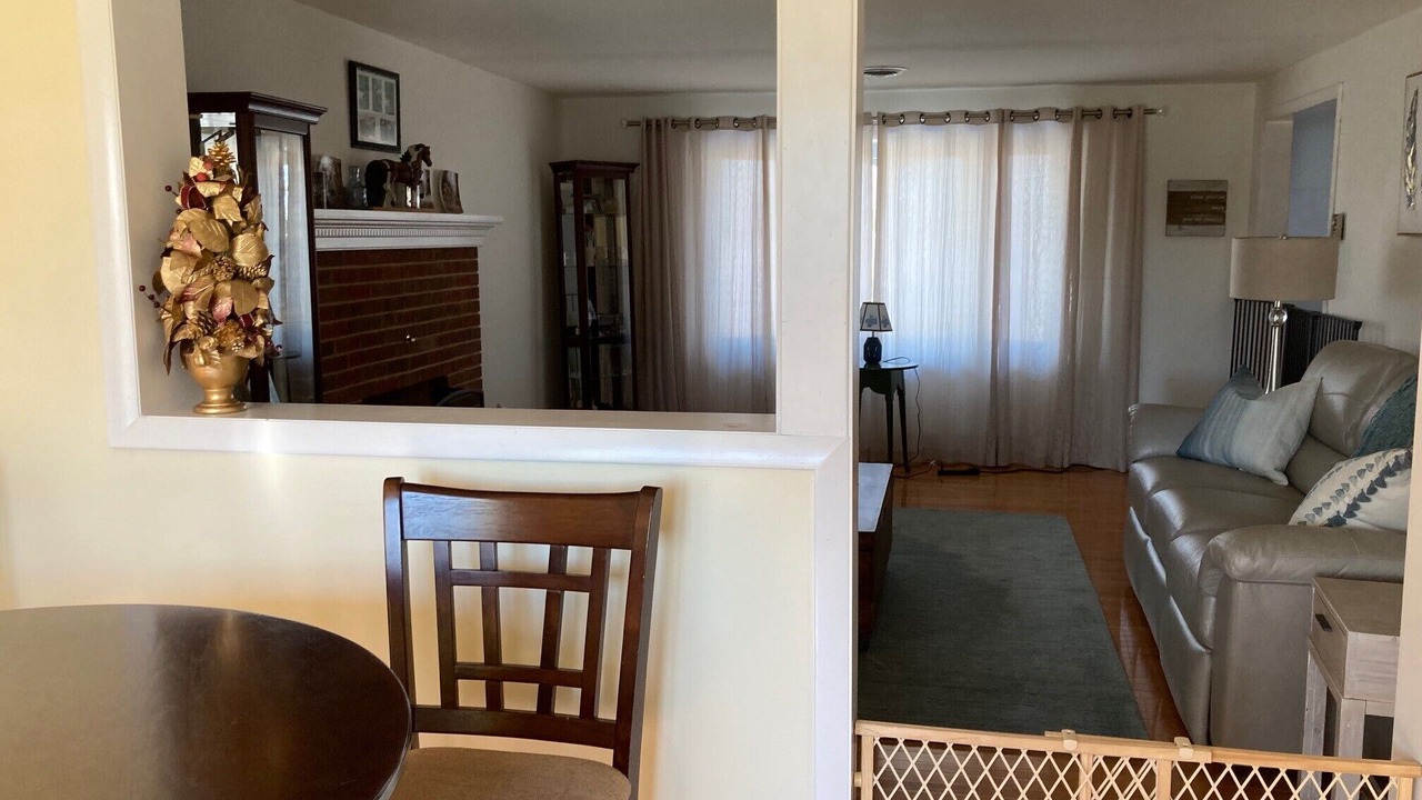 Photo of Livingroom in Falling Waters