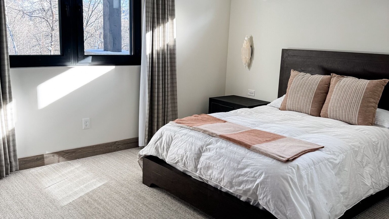 Photo of Bedroom in Sundance