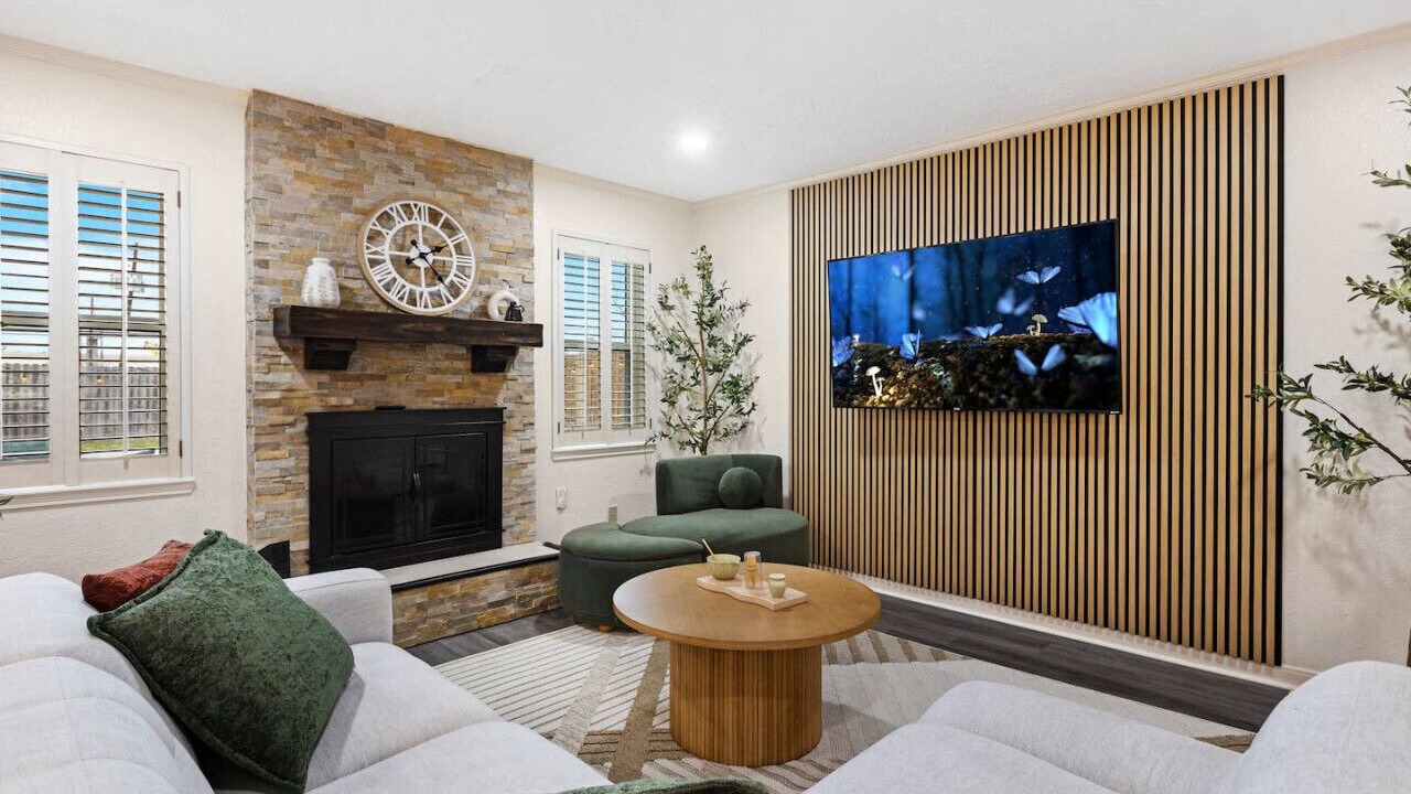 Photo of Livingroom in Meadows Place