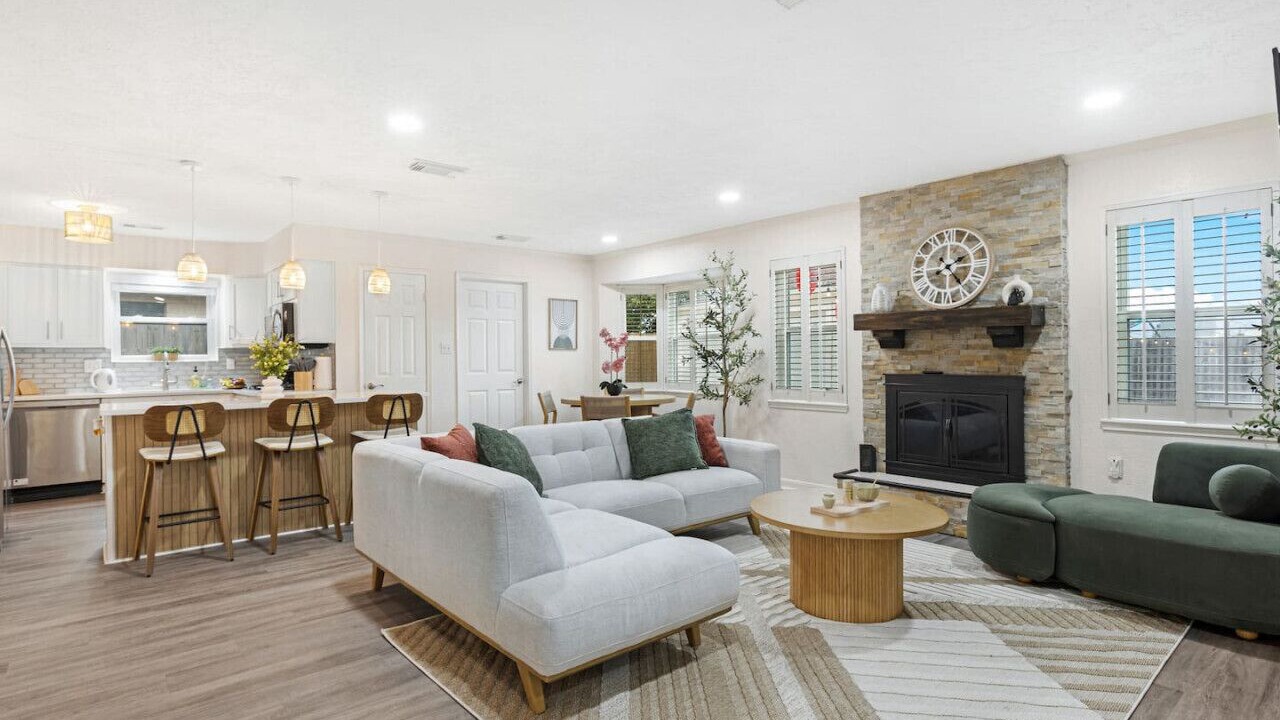 Photo of Livingroom in Meadows Place