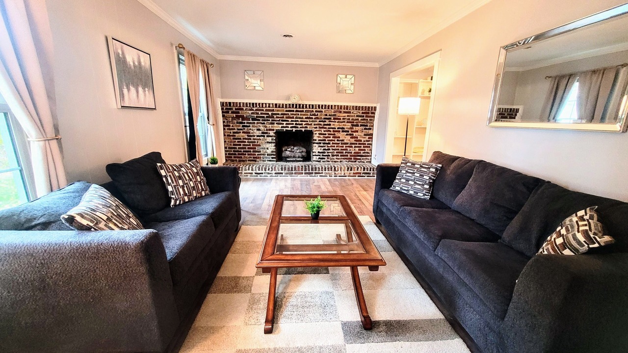 Photo of Livingroom in Fredericksburg
