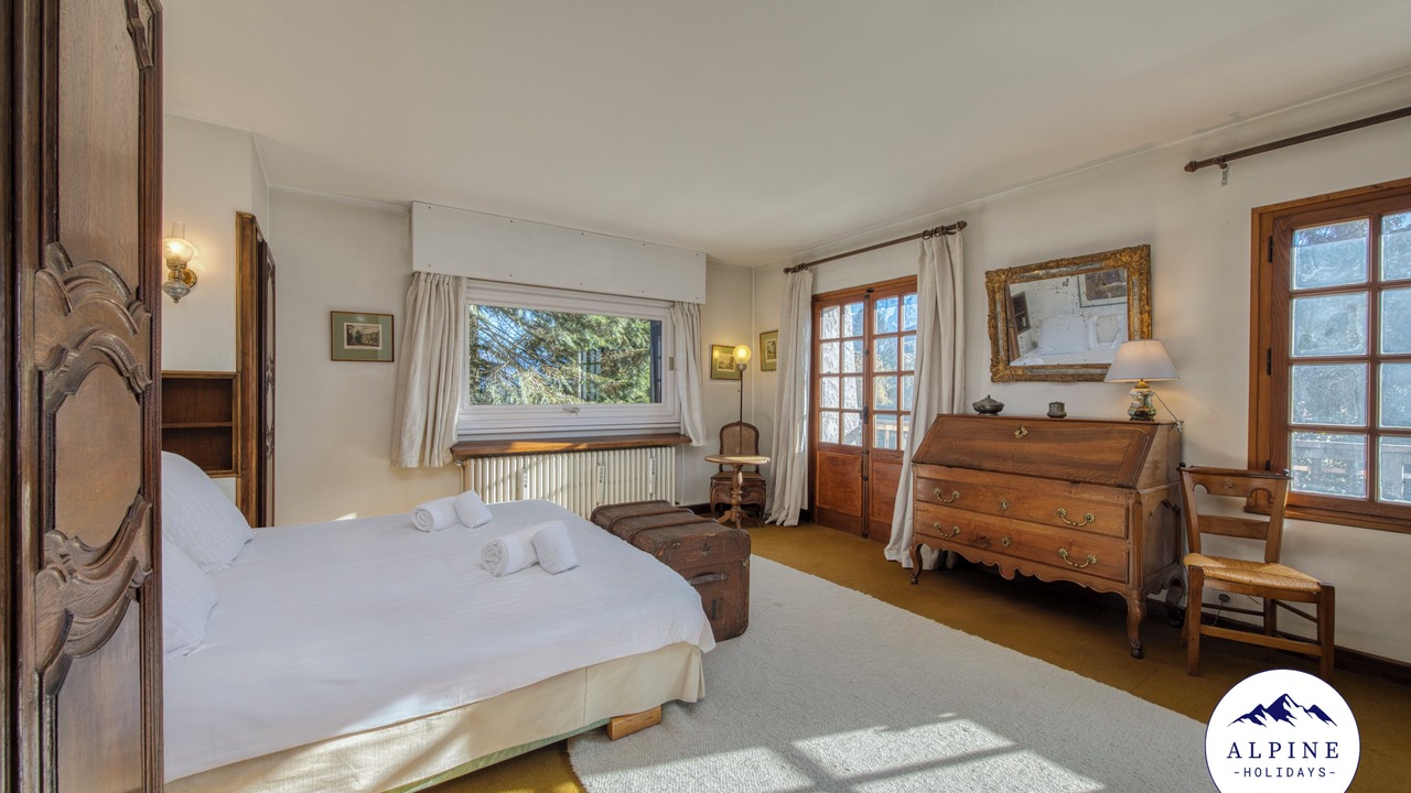 Photo of Bedroom in Demi-Quartier