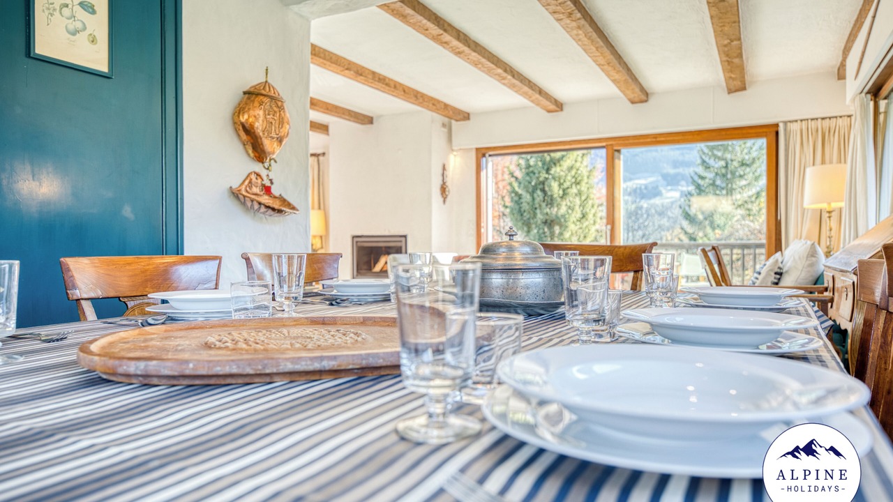 Photo of Others in Demi-Quartier