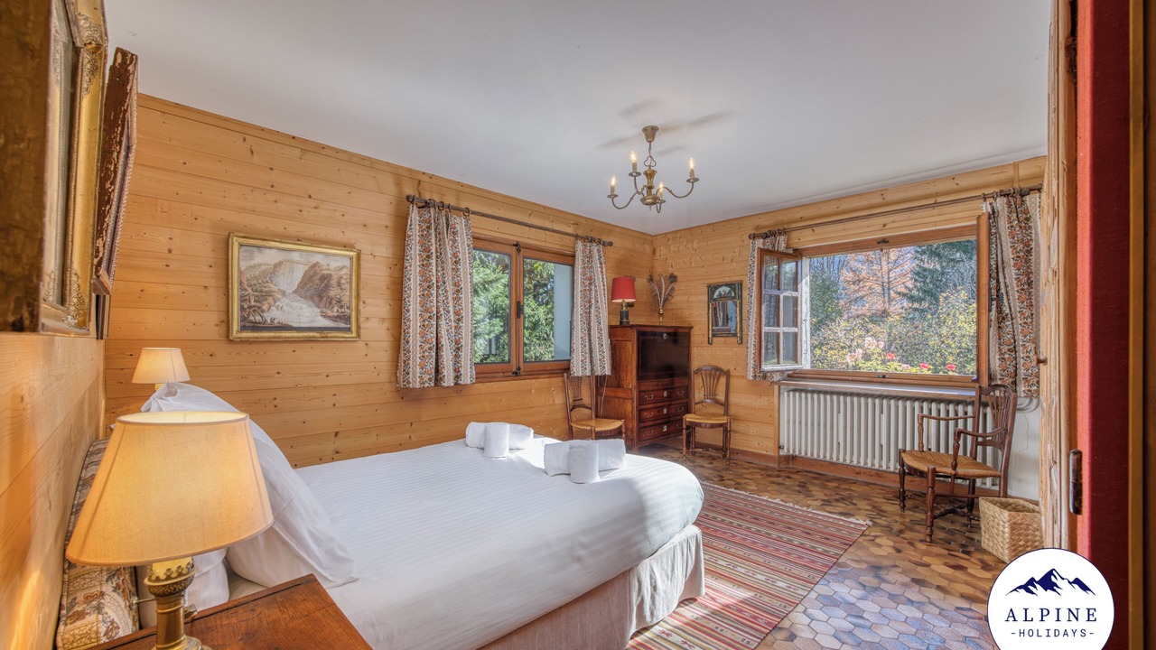 Photo of Bedroom in Demi-Quartier