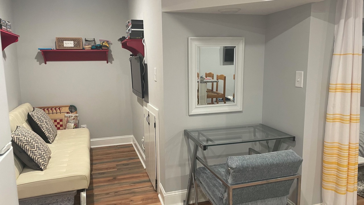 Photo of Livingroom in Chapel Hill