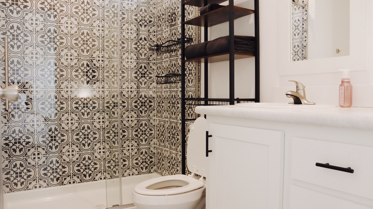 Photo of Bathroom in Cecil