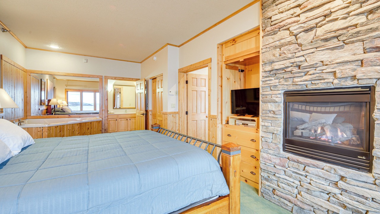 Photo of Bedroom in Two Harbors