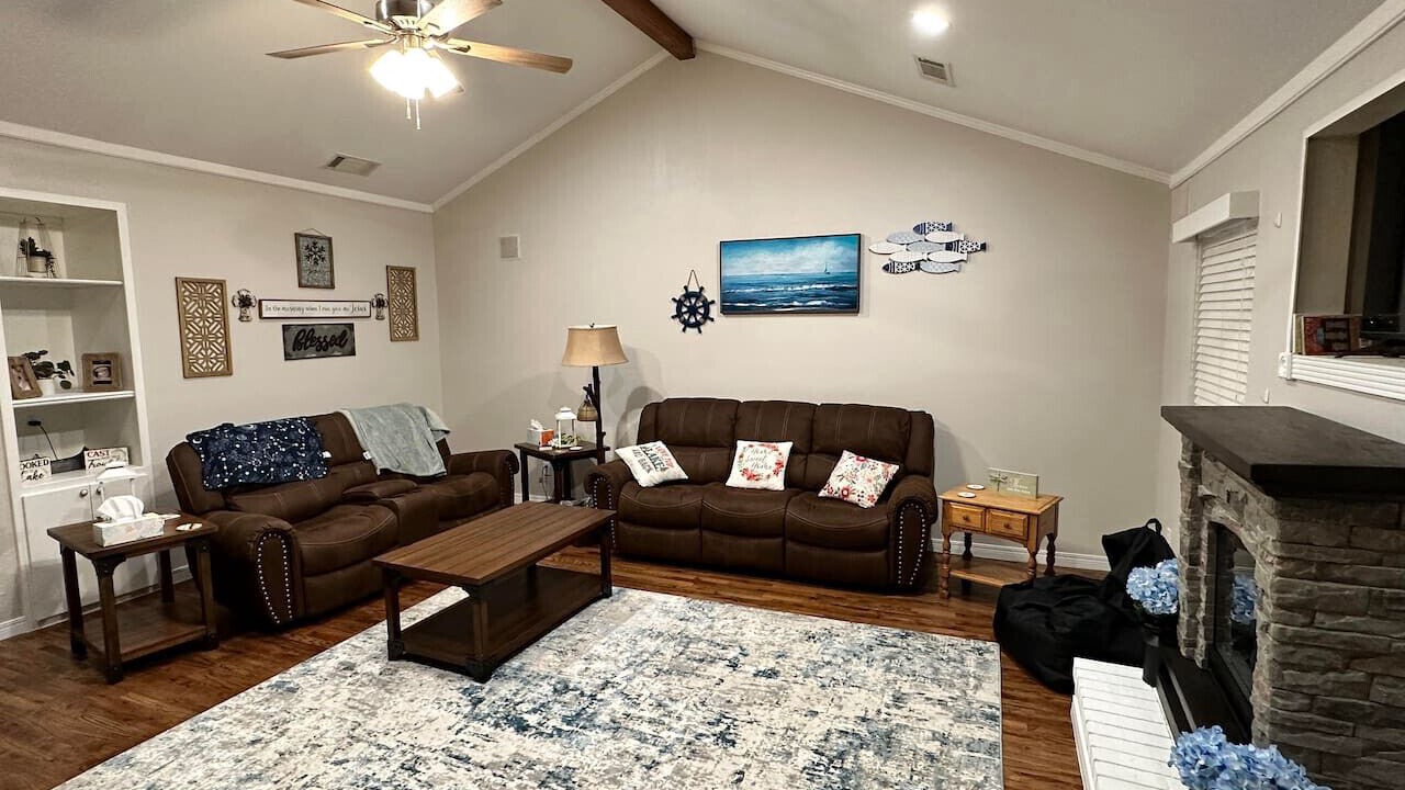 Photo of Livingroom in Kingston