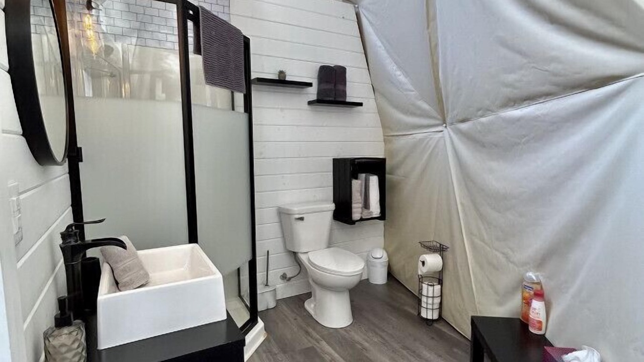 Photo of Bathroom in West Bay