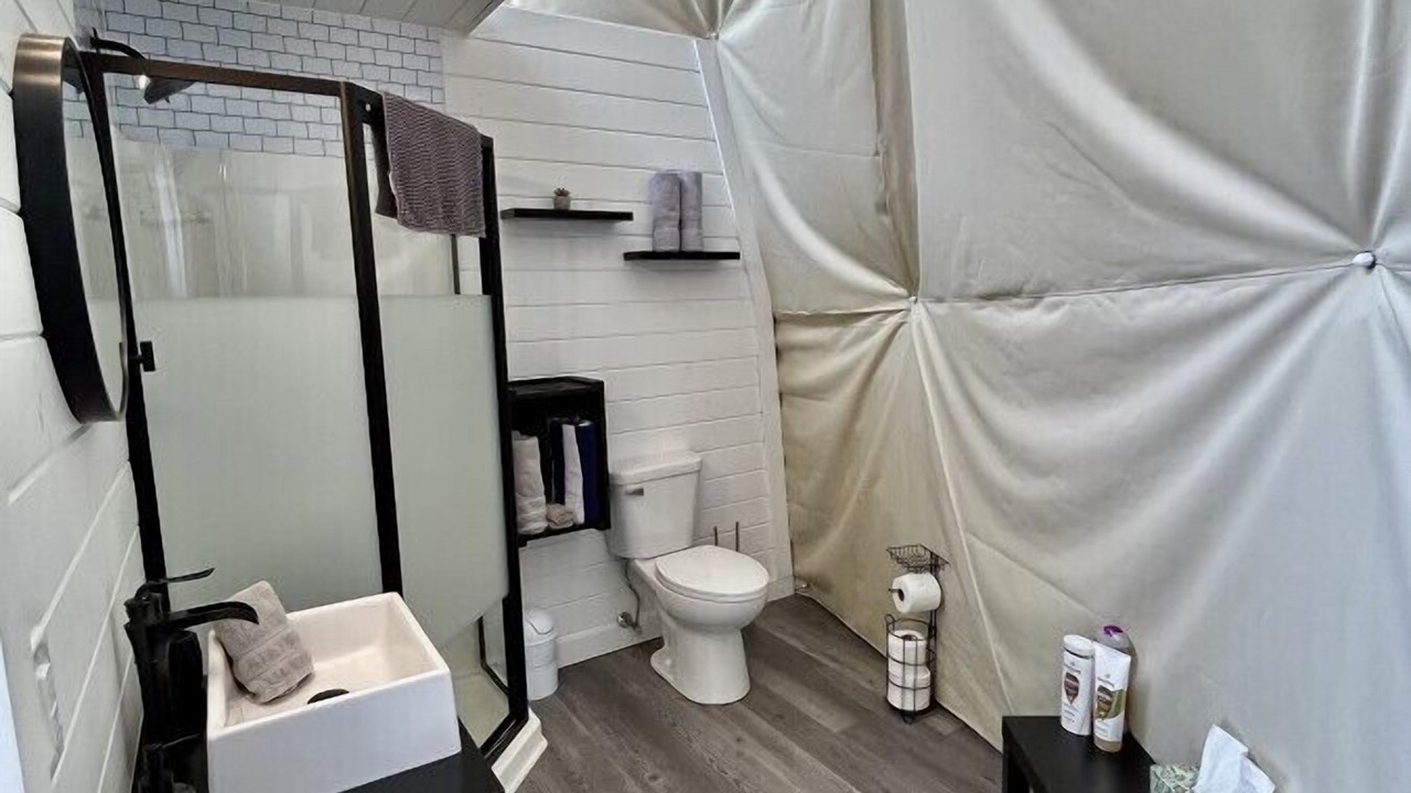 Photo of Bathroom in West Bay