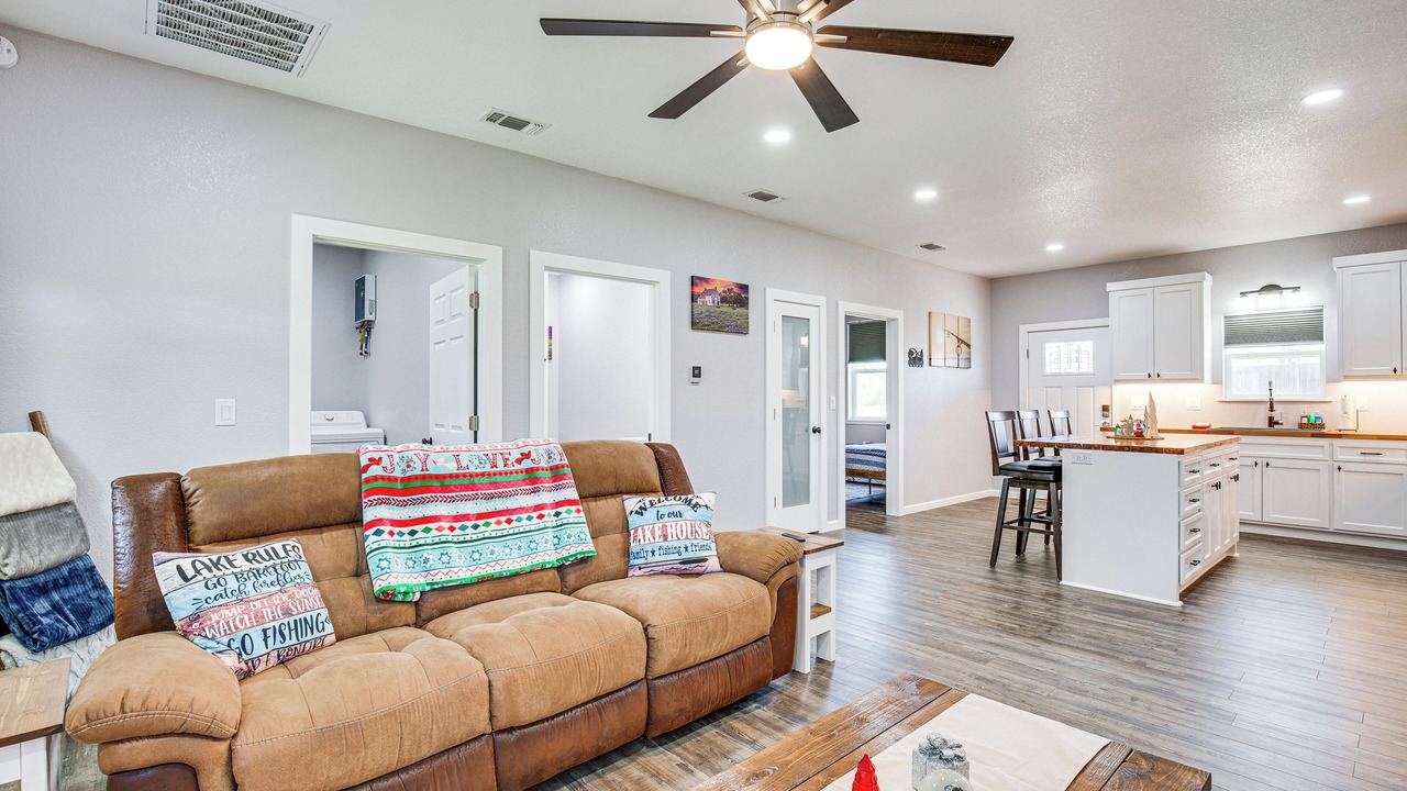 Photo of Livingroom in Quitman