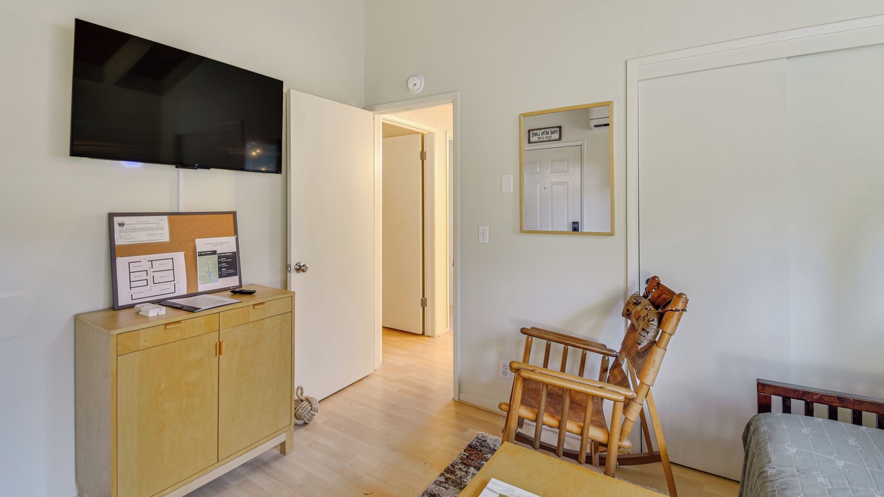 Photo of Bedroom in Groveland
