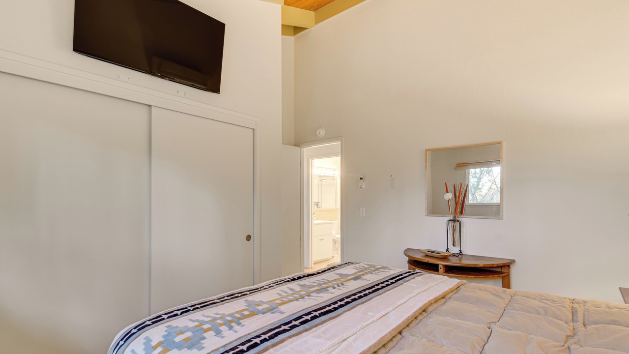 Photo of Bedroom in Groveland