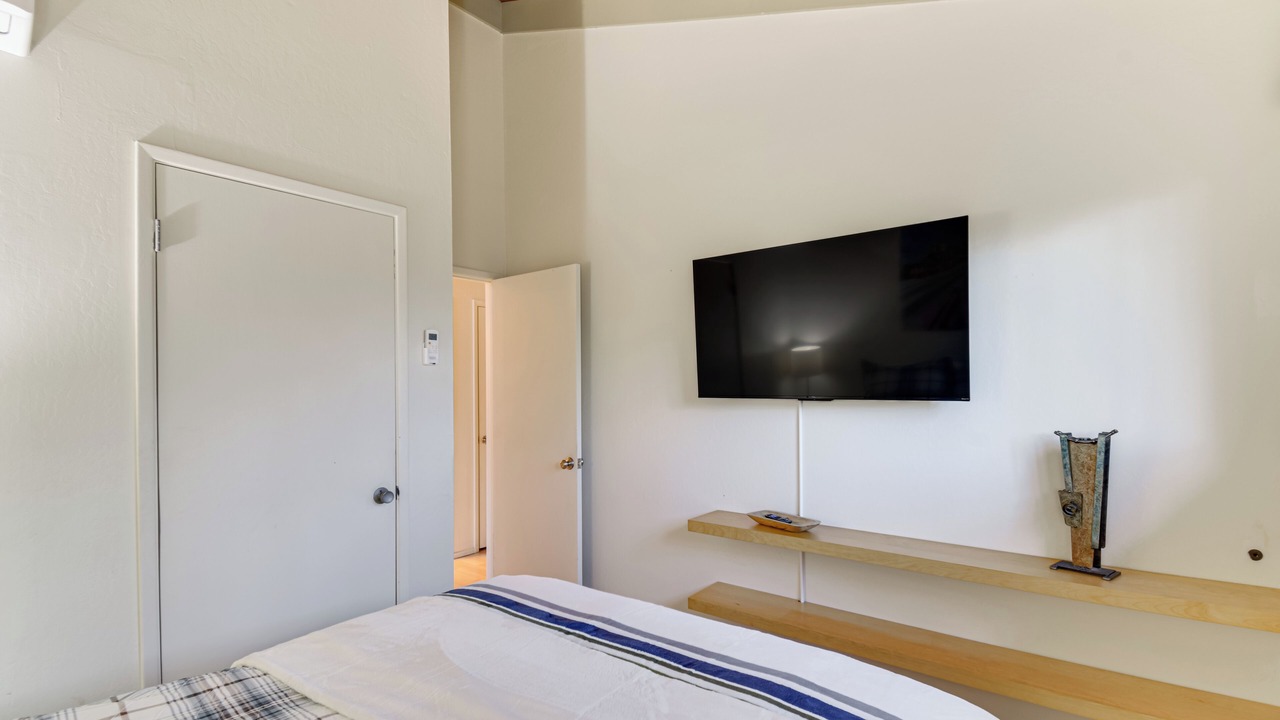 Photo of Bedroom in Groveland
