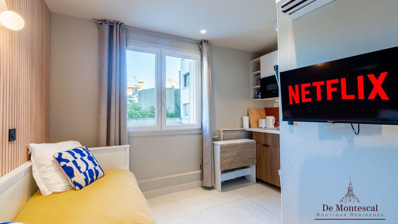Photo of Livingroom in Notre-Dame-des-Champs