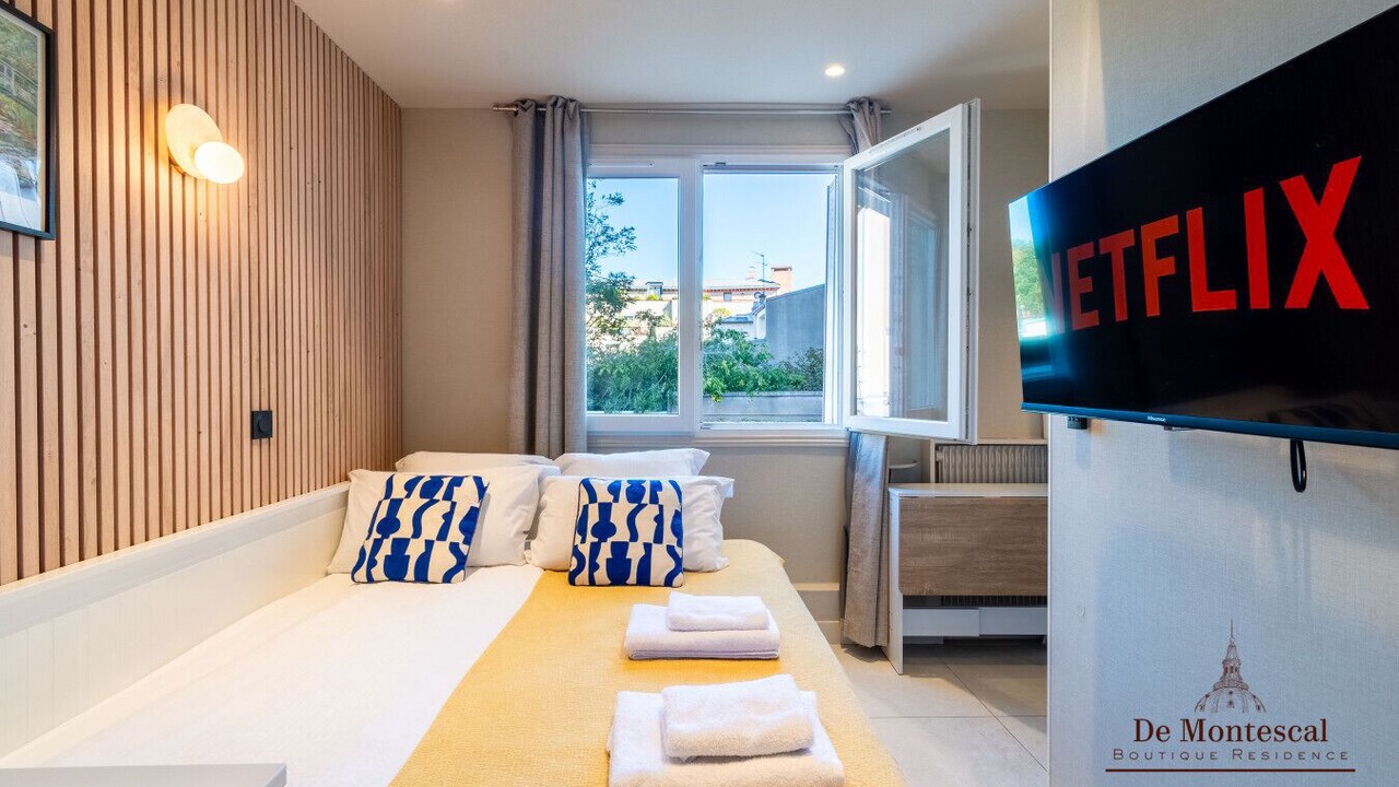 Photo of Bedroom in Notre-Dame-des-Champs