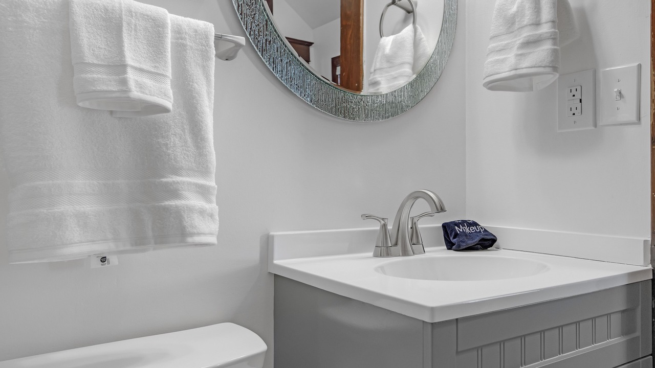 Photo of Bathroom in Central Gardens