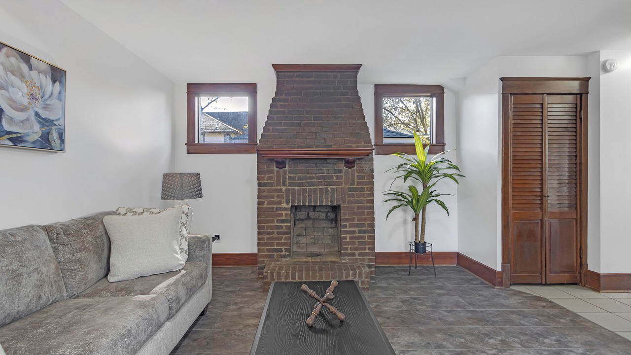 Photo of Livingroom in Central Gardens