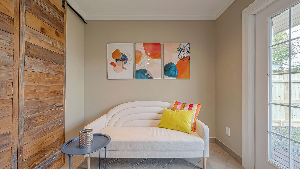 Photo of Livingroom in Willow Meadows/Willowbend Area