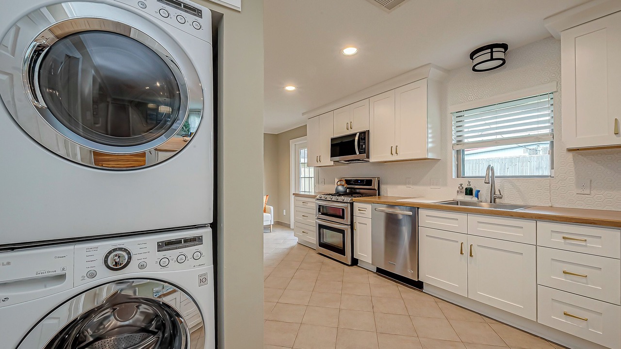 Photo of Kitchen in Willow Meadows/Willowbend Area