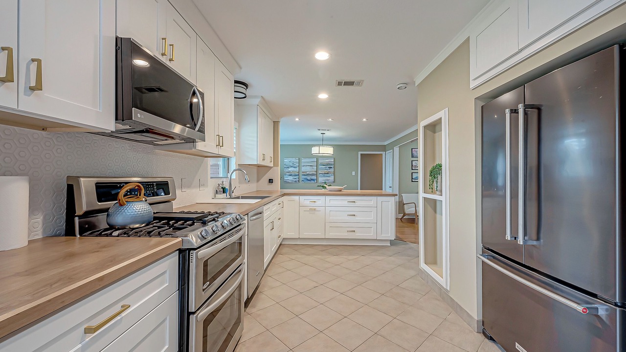 Photo of Kitchen in Willow Meadows/Willowbend Area