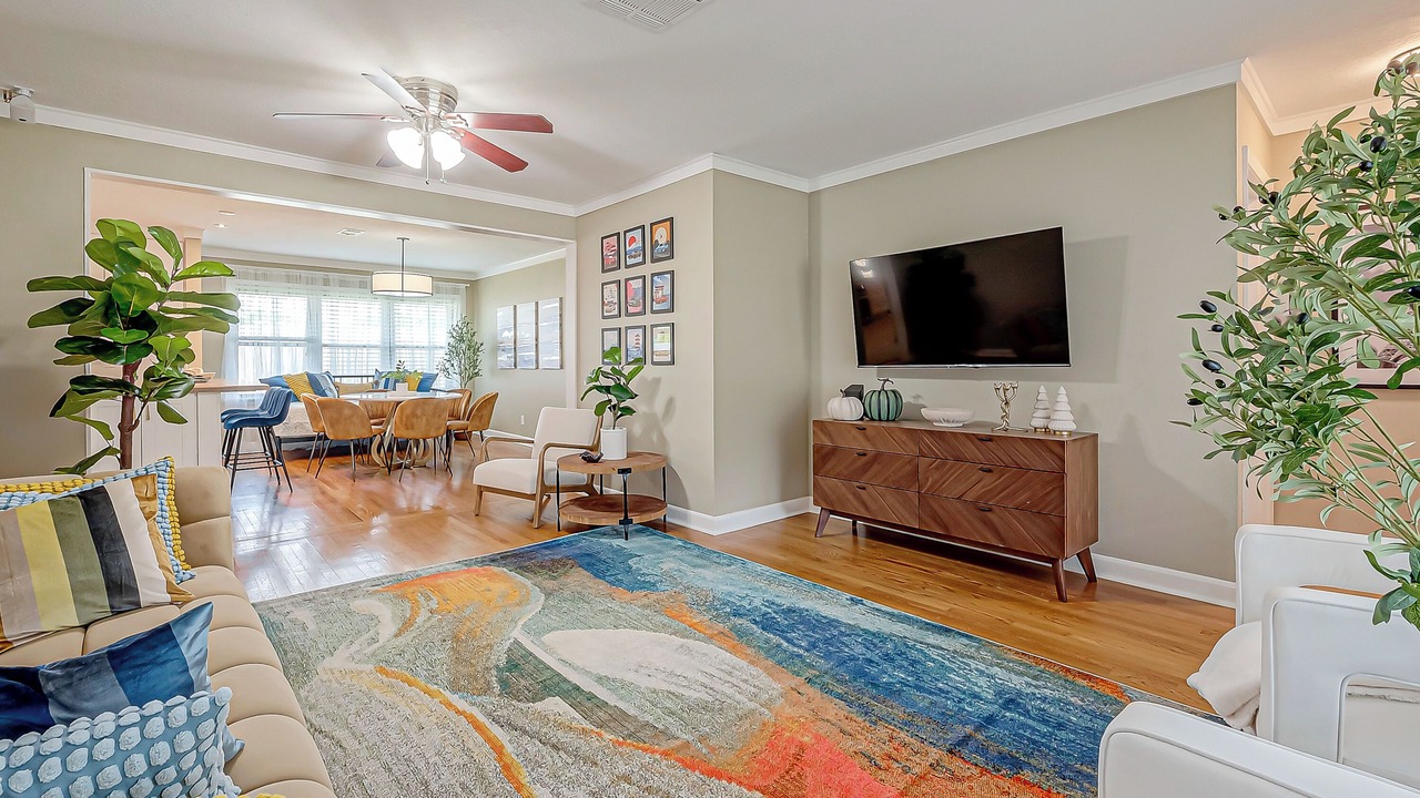 Photo of Livingroom in Willow Meadows/Willowbend Area