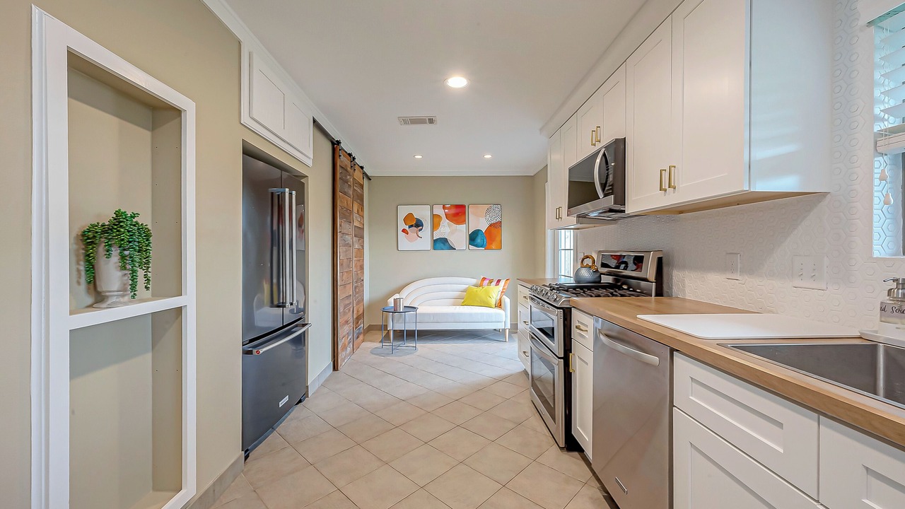 Photo of Kitchen in Willow Meadows/Willowbend Area