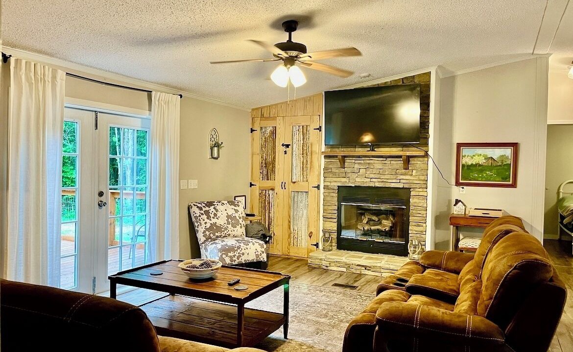 Photo of Livingroom in Blue Mountain