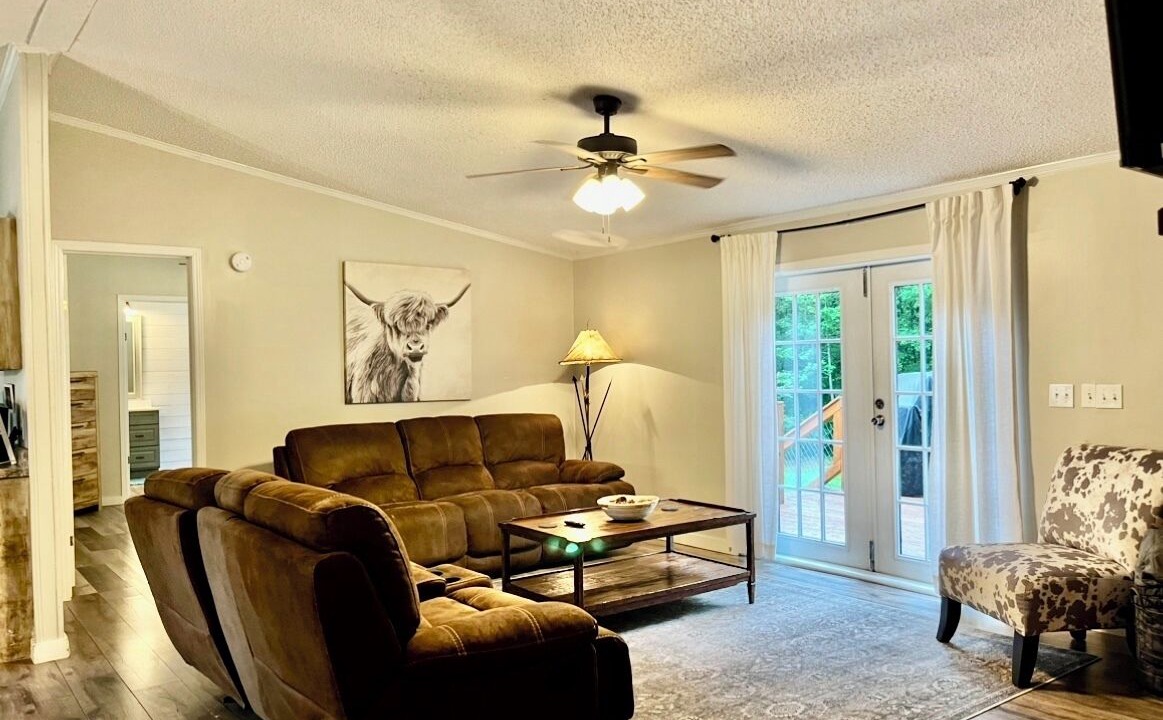 Photo of Livingroom in Blue Mountain