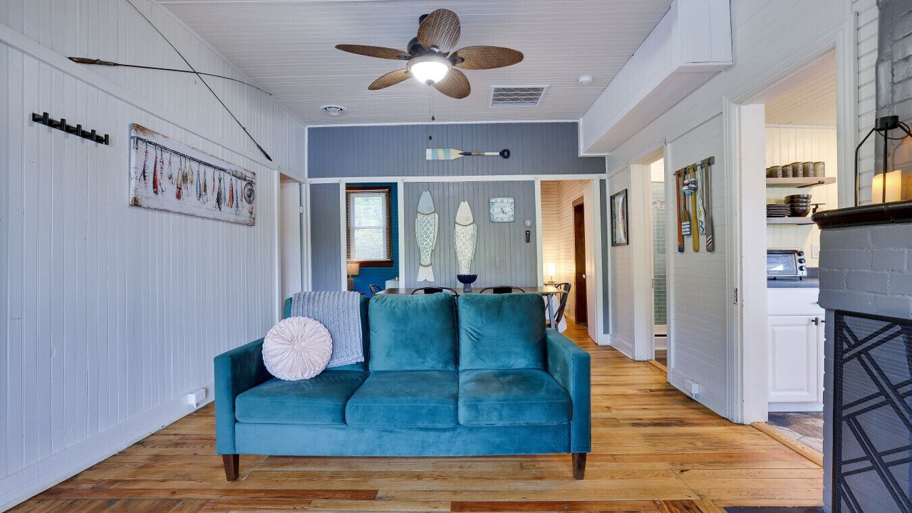 Photo of Livingroom in Saylorsburg