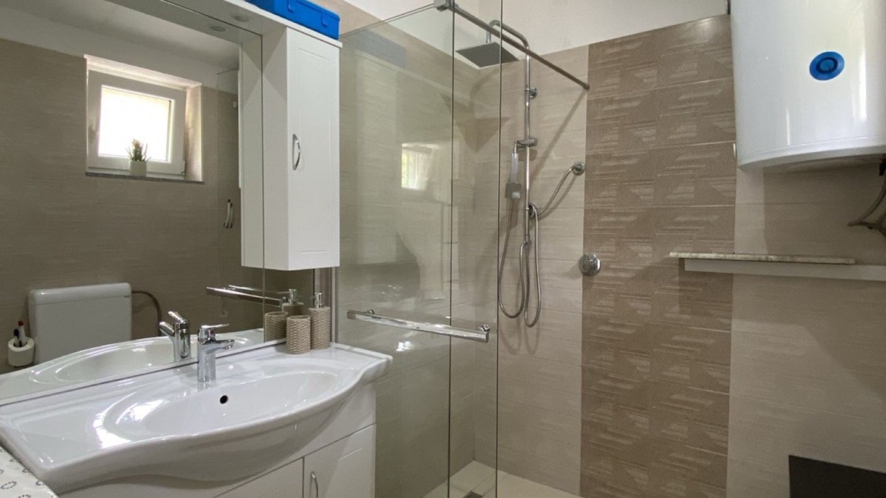 Photo of Bathroom in Liganj