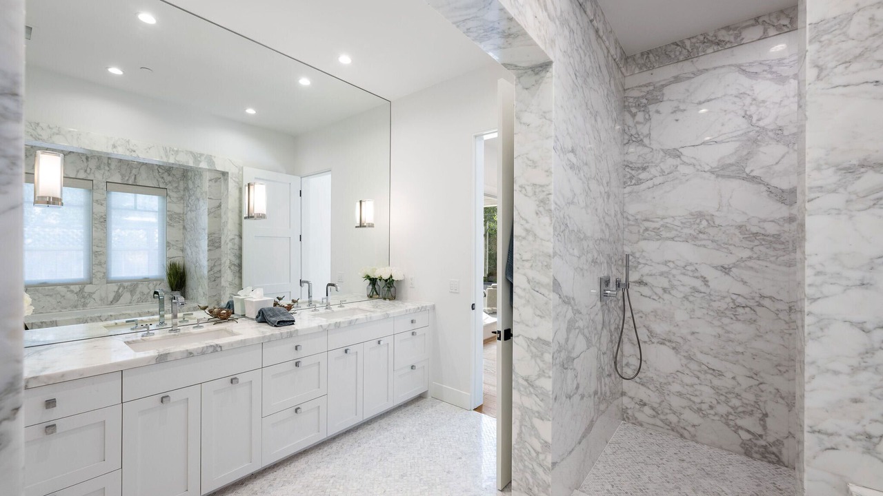 Photo of Bathroom in St. Helena