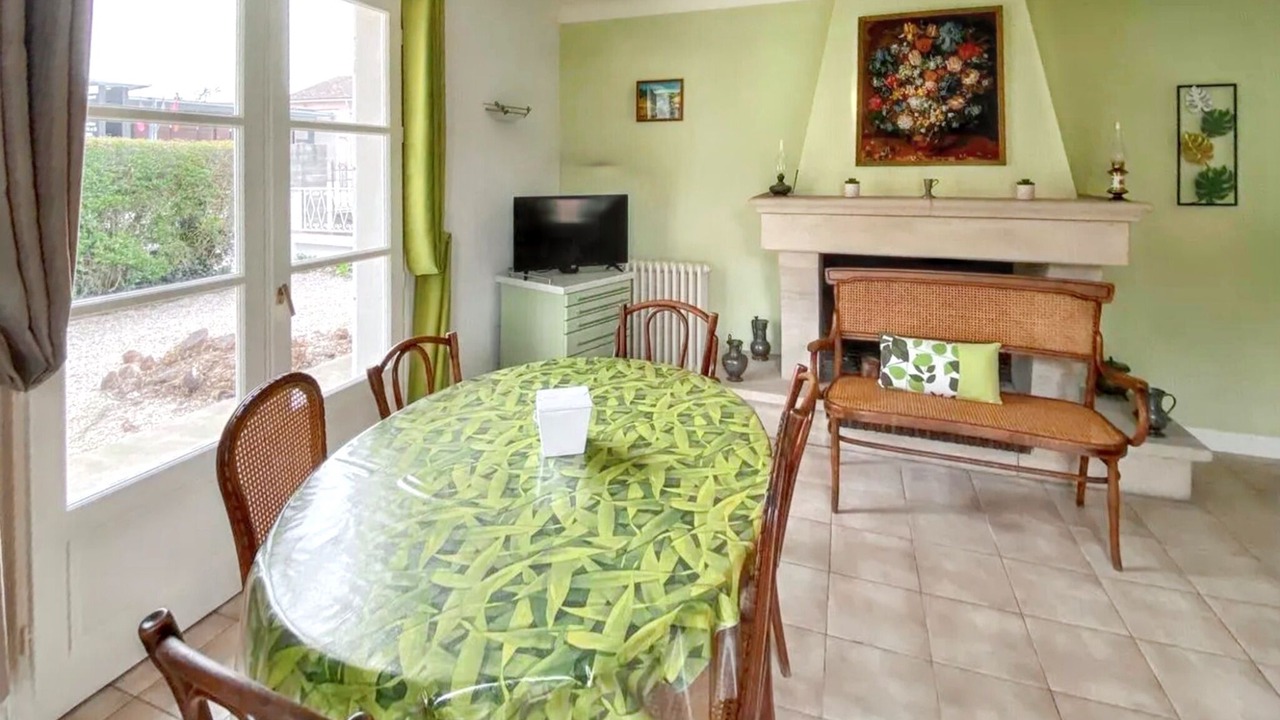 Photo of Livingroom in La Ville-Dieu-du-Temple