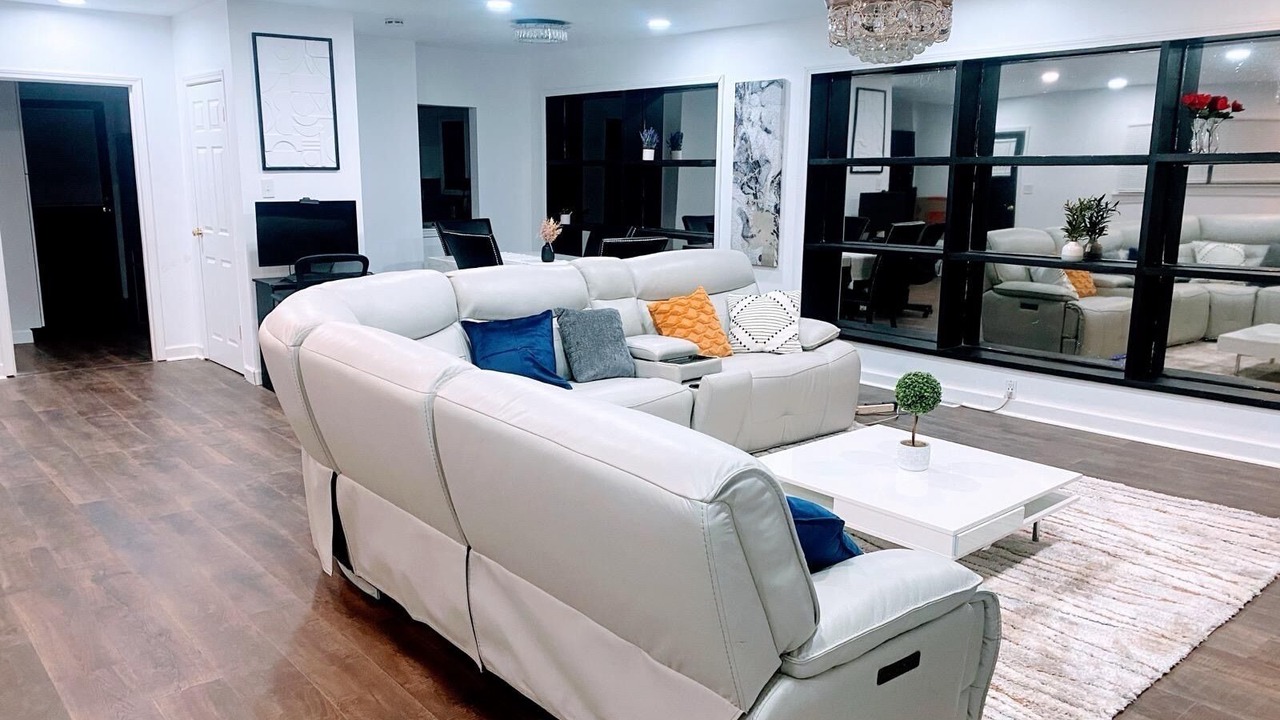Photo of Livingroom in Belleville