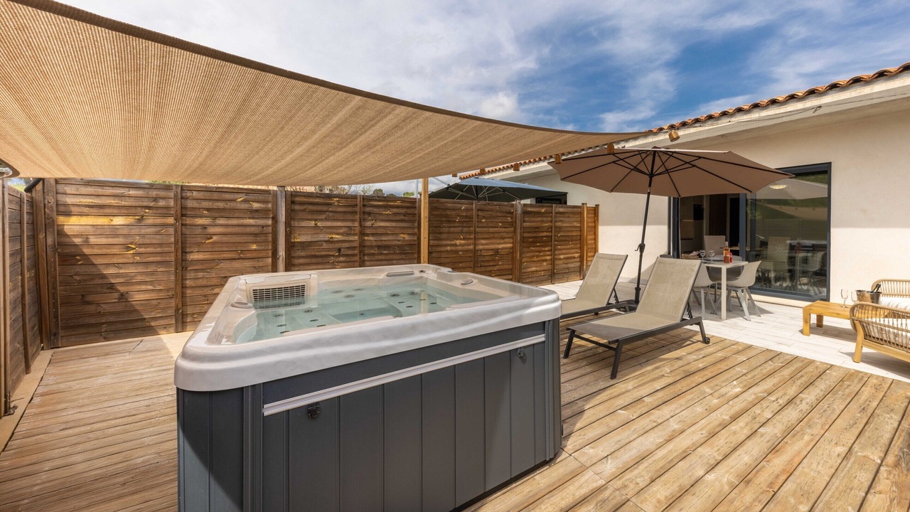 Photo of Patio Balcony in Les Maillans