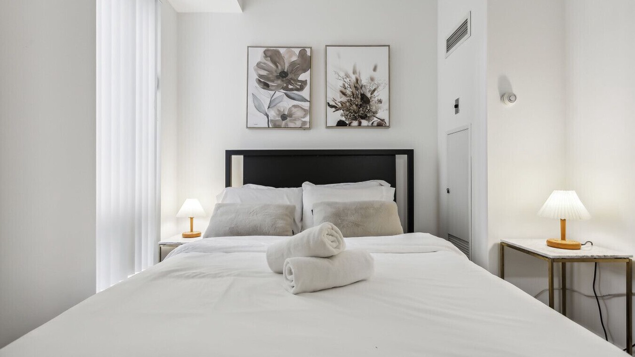 Photo of Bedroom in Bloor-Yorkville