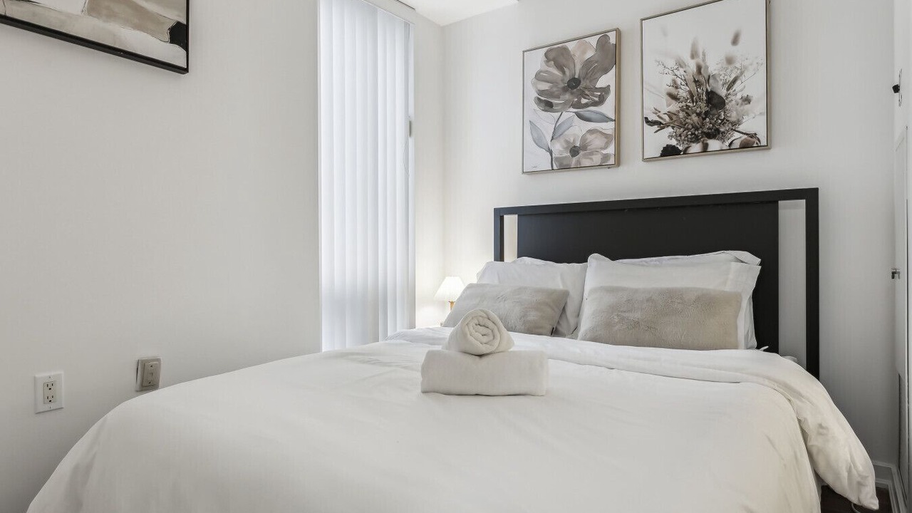 Photo of Bedroom in Bloor-Yorkville
