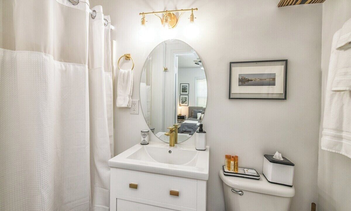 Photo of Bathroom in Wilmington Historic District