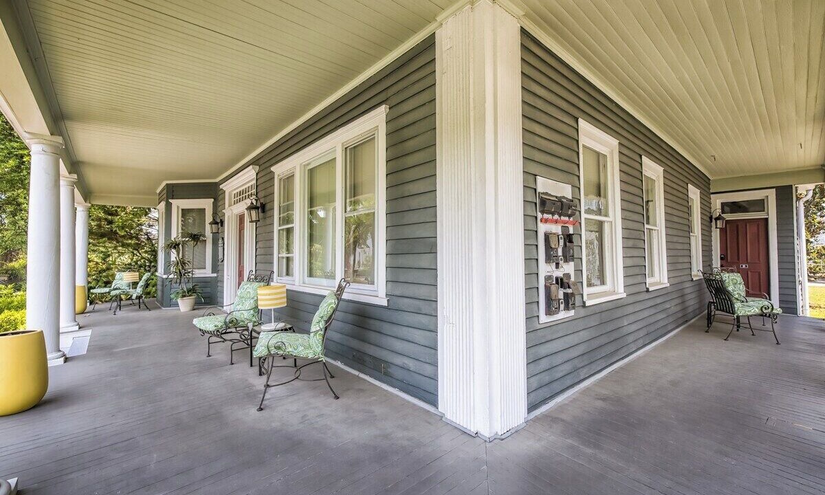 Photo of Patio Balcony in Wilmington Historic District