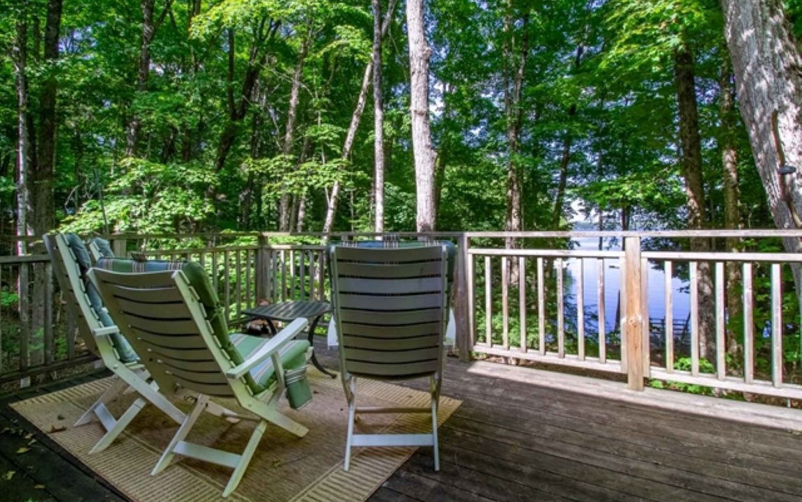 Photo of Patio Balcony in North Kawartha