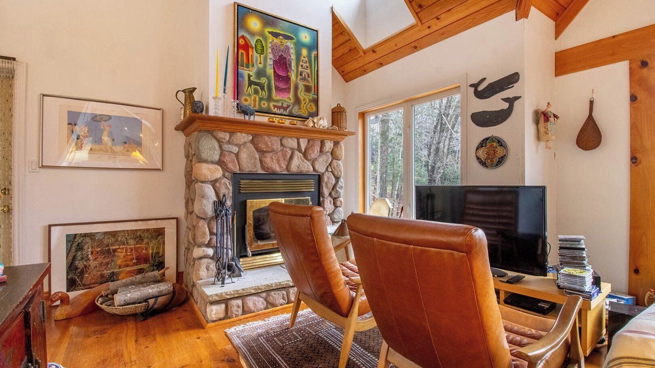 Photo of Bedroom in North Kawartha