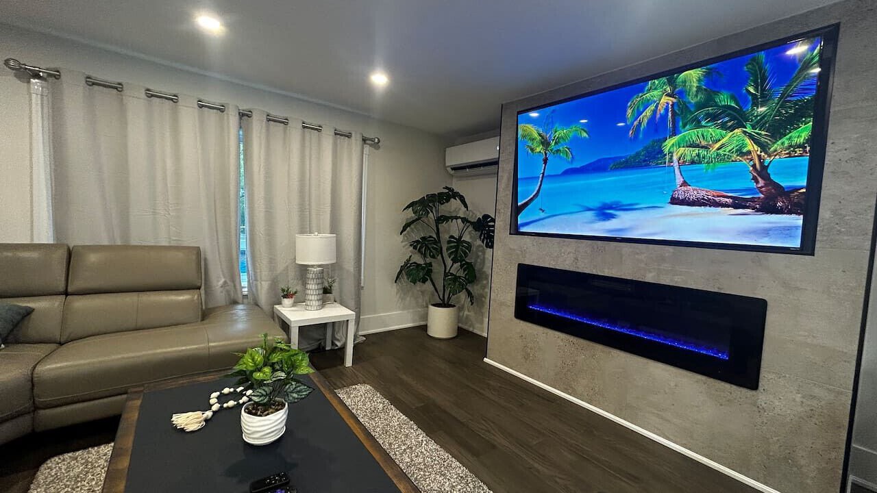 Photo of Livingroom in Wasaga Beach