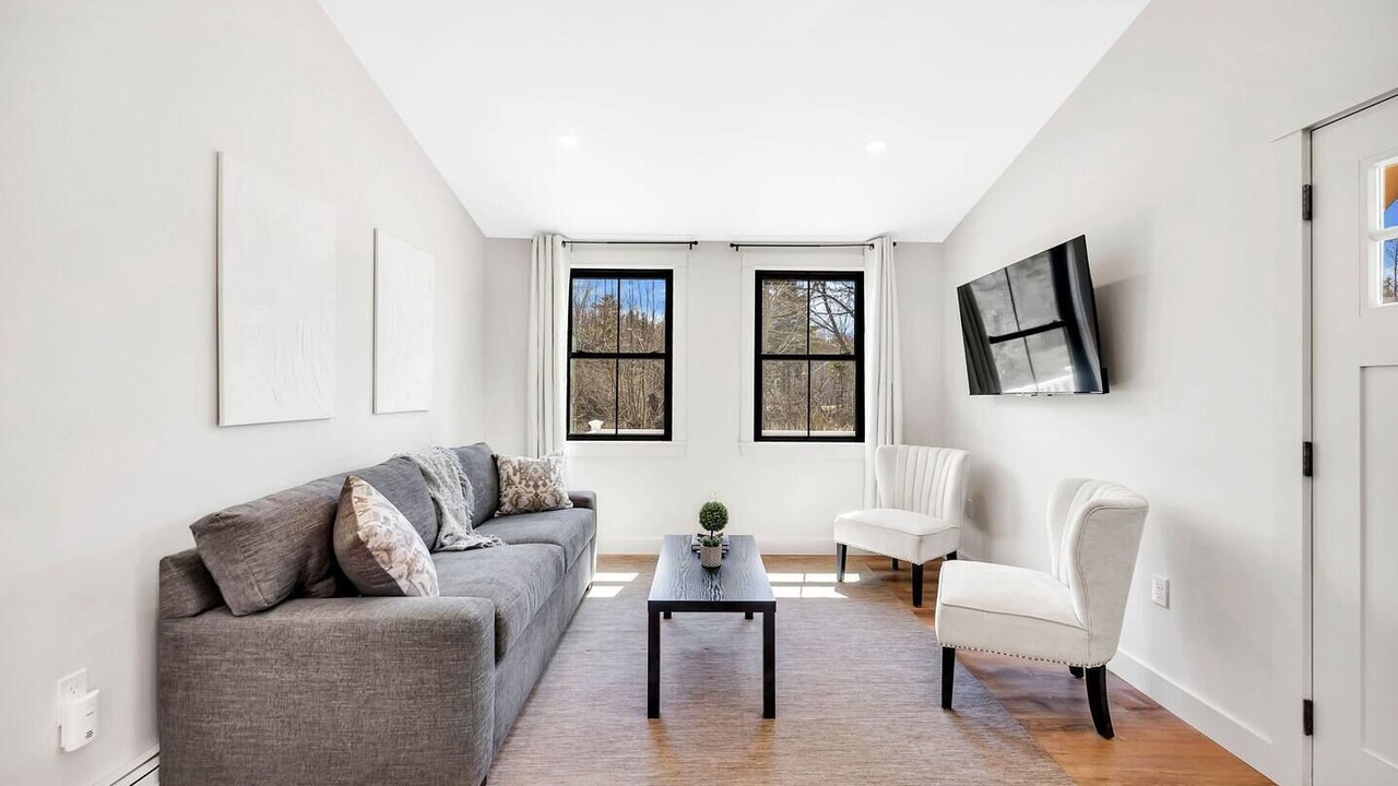 Photo of Livingroom in Ellsworth