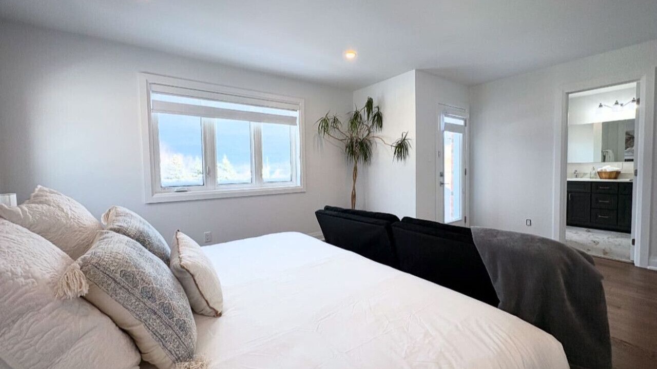 Photo of Bedroom in Meaford
