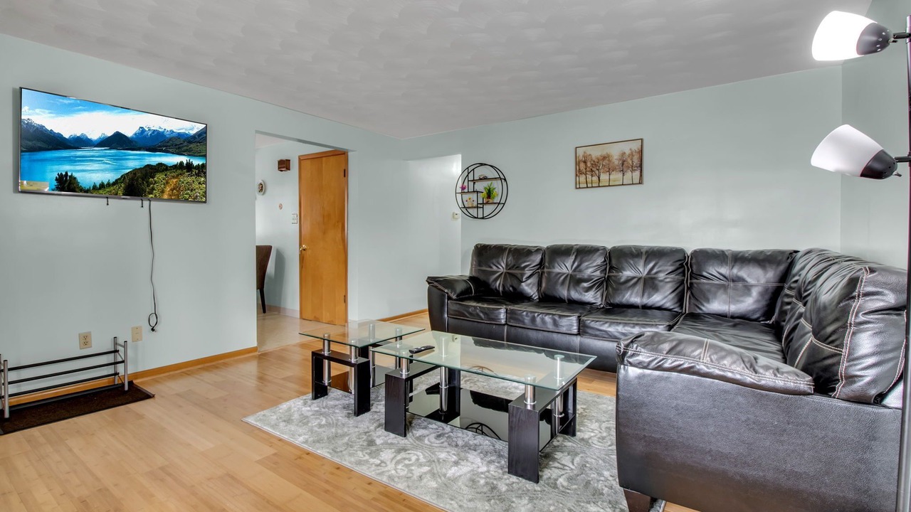Photo of Livingroom in Niagara Falls