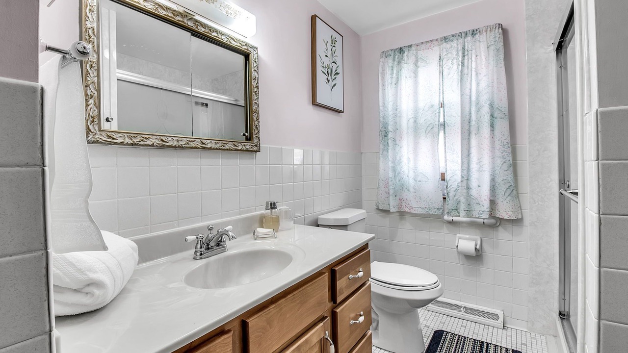Photo of Bathroom in Niagara Falls