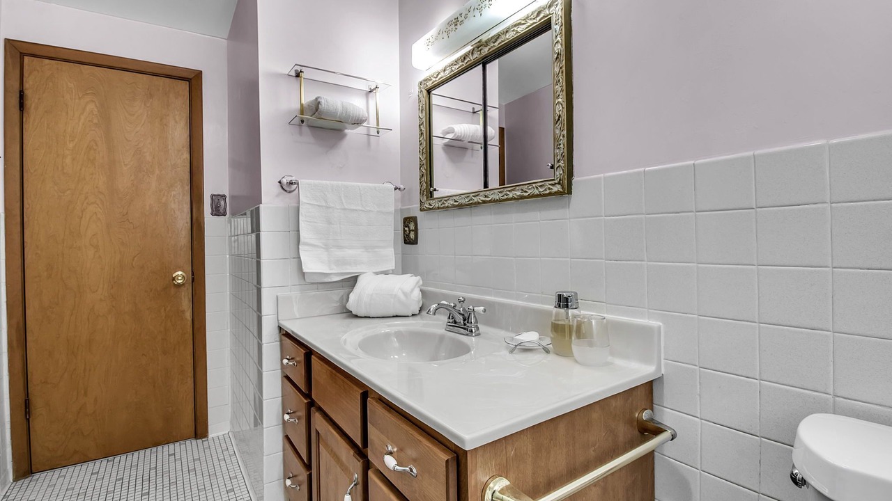 Photo of Bathroom in Niagara Falls